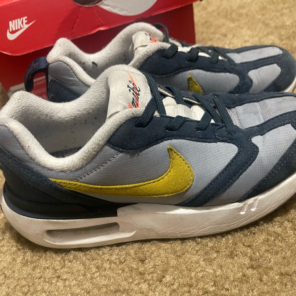 Nike Boys Air Max Dawn 1Y
